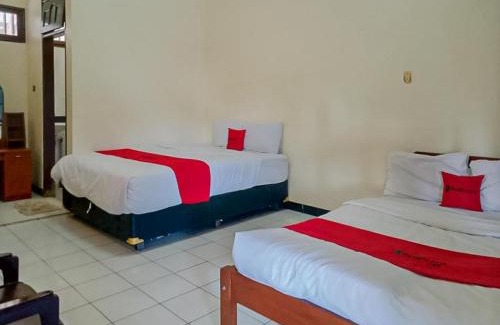 Pacitan Hotel | RedDoorz Syariah @ Hotel Sidomulyo Pacitan