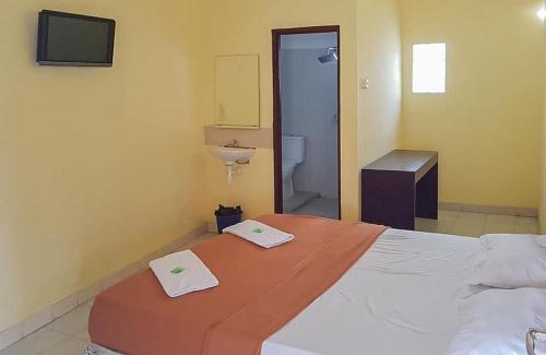 Pacitan Hotel | RedDoorz Syariah @ Hotel Sidomulyo Pacitan