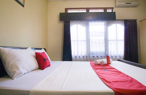 Jember House | RedDoorz Syariah @ Jalan Gajah Mada