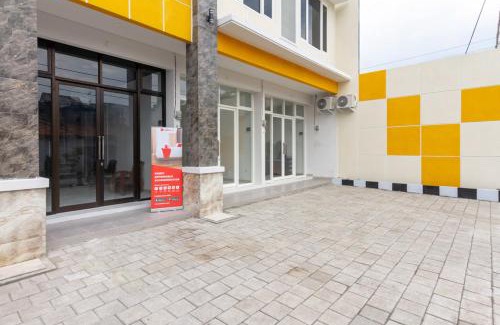 Surabaya House | RedDoorz Syariah @ Kebraon