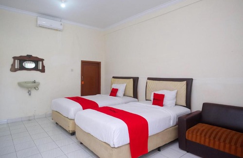 Wonosari Hotel | RedDoorz Syariah near Alun Alun Wonosari