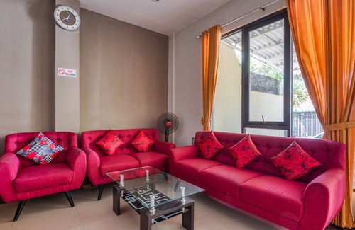 Gubeng House | RedDoorz Syariah near Airlangga University Campus B