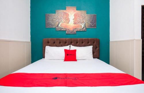 Mertoyudan House | RedDoorz Syariah near Akmil Magelang