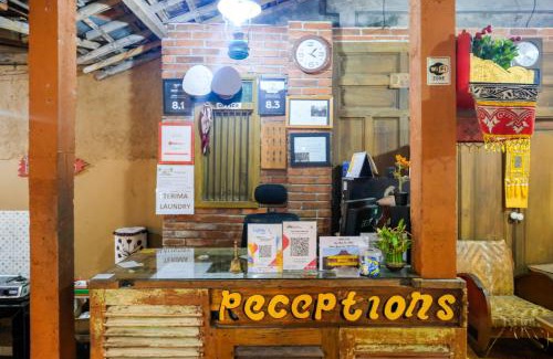 Mertoyudan House | RedDoorz Syariah near Akmil Magelang