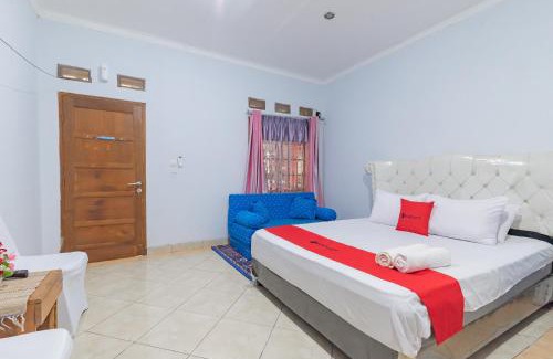 Sumedang Hotel | RedDoorz Syariah near Alun Alun Sumedang