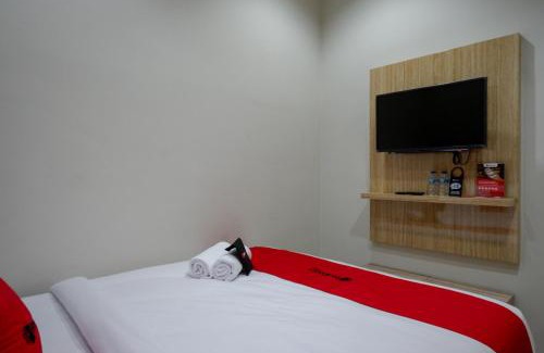 Kebumen Hotel | RedDoorz Syariah near Alun Alun Kebumen
