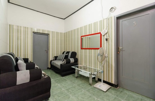 Babakan House | RedDoorz Syariah near Ciledug Station