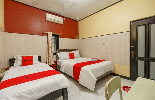 Babakan House | RedDoorz Syariah near Ciledug Station