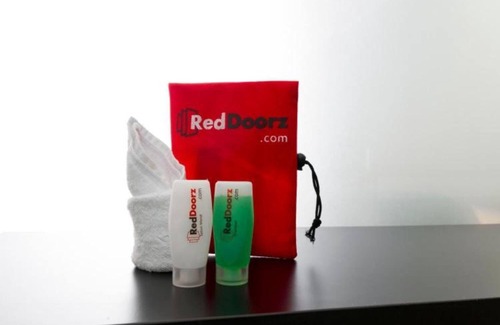 Waru House | RedDoorz Syariah near Exit Tol Waru