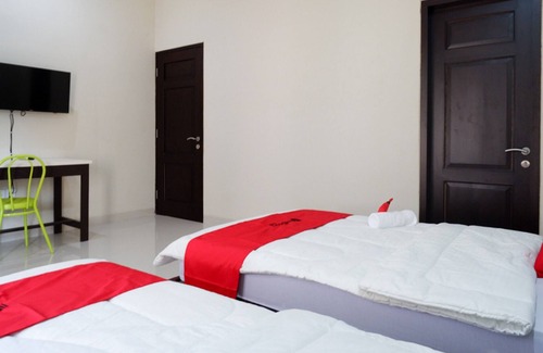 Purwokerto Hotel | RedDoorz Syariah near RSUD Margono Purwokerto