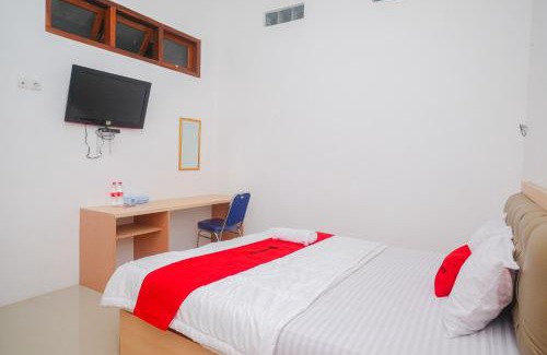 Temanggung Hotel | RedDoorz Syariah near Alun Alun Temanggung