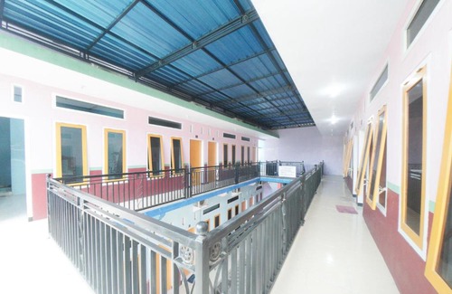 Banyuwangi House | RedDoorz Syariah near Mall Roxy Banyuwangi 2