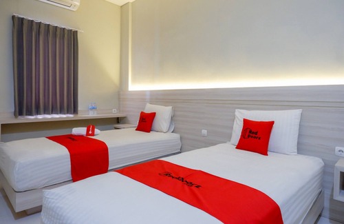 West Semarang Hotel | RedDoorz Syariah near PRPP Semarang