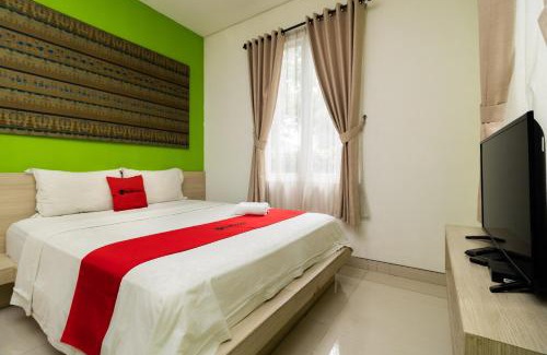 Cilandak House | RedDoorz Syariah near Prasetya Mulya Cilandak campus