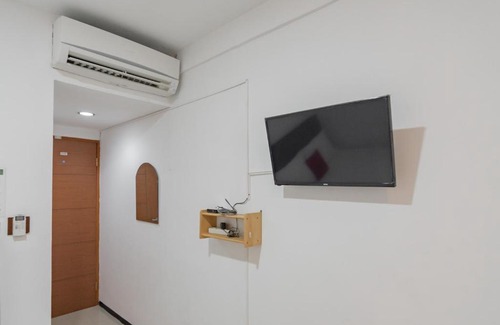 Bandung Hotel | RedDoorz Syariah near Regol Park Bandung