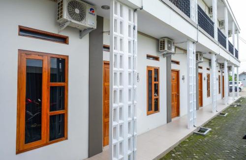 Depok Hotel | RedDoorz Syariah near RS Hermina Yogyakarta