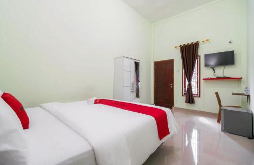 Muara Enim House | RedDoorz Syariah Near RSUD Dr HM Rabain Muara Enim