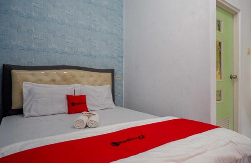 Tegal Hotel | RedDoorz Syariah near RS Mitra Siaga