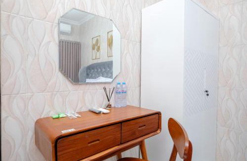 Surabaya Hotel | RedDoorz Syariah near Stasiun Gubeng 2