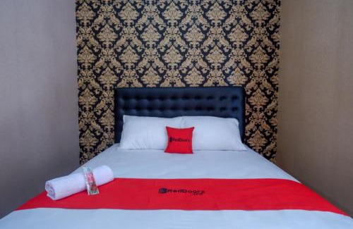 Cilacap Hotel | RedDoorz Syariah near Stasiun Gumilir Cilacap