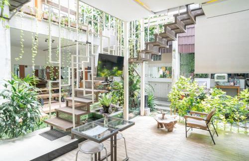 Dinoyo House | RedDoorz Syariah near Transmart MX Malang