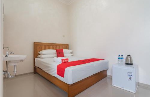 Tasikmalaya Hotel | RedDoorz Syariah Plus @ Perintis Guesthouse Tasikmalaya
