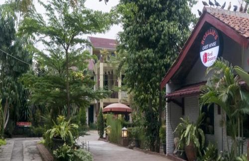 Depok House | RedDoorz Syariah Plus near Trans Studio Cibubur