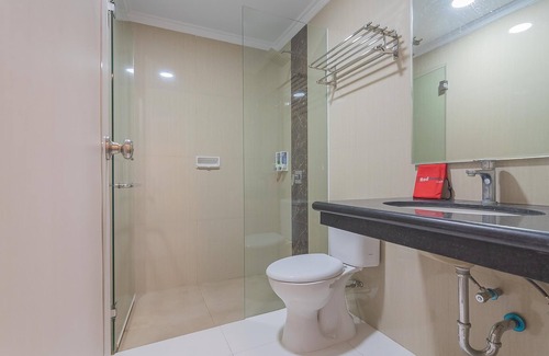 Tasikmalaya Hotel | RedDoorz Syariah @ Villa Grand Mutiara Tasikmalaya
