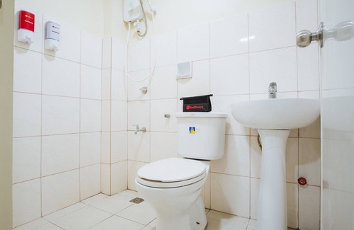 Sampaloc House | RedDoorz @ University Belt Manila