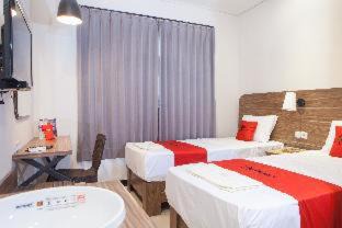Surabaya House | RedDoorz @ Wiyung 2