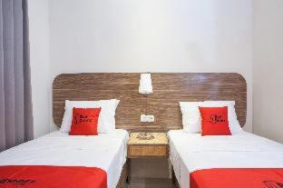 Surabaya House | RedDoorz @ Wiyung 2