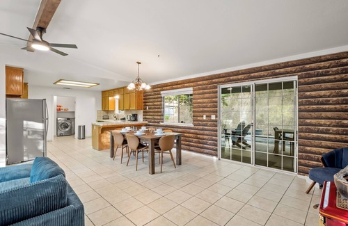 Ahwahnee House | Redesigned - Fire pit - BBQ - Sleeps 12 - King Bed