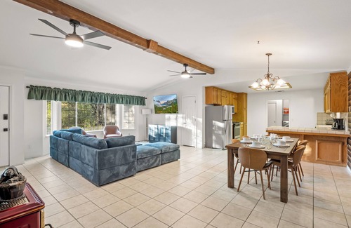 Ahwahnee House | Redesigned - Fire pit - BBQ - Sleeps 12 - King Bed