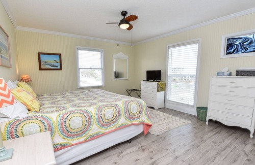 East End Cottage | REDFISH Gulf view*** POOL*** steps from the beach on E. Gorrie Dr.
