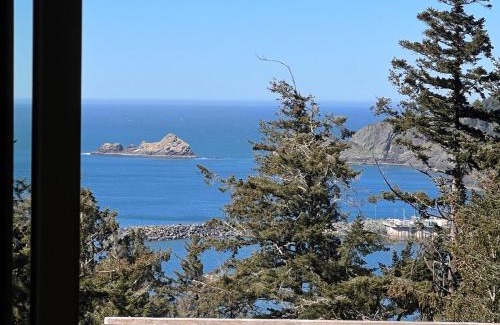 Port Orford Villa | Redfish Rocks Villas - Green