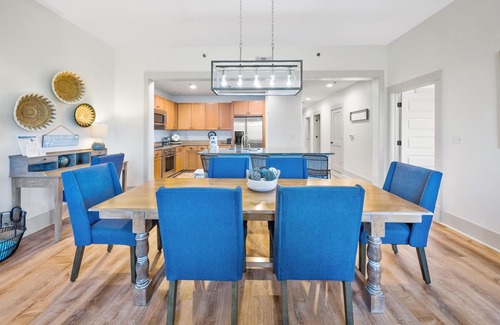 Santa Rosa Beach Condo | "Redfish Village" | Community Heated Pool | Walk to beach and restaurants