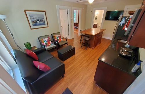 Southern Shores Apartment | Redhouse - Private 2 Bedroom Apartment near beach