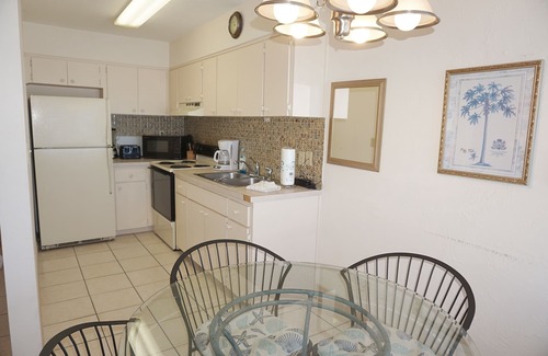 Redington Shores Condo | Redington Surf Resort 15 Quaint Beach Front Condo Motel with Gulf View