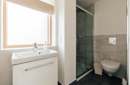 Bristol House | Redland Stay In Bespoke Home 1 of 2