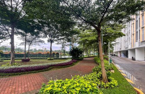 Bekasi Apartment | RedLiving Apartemen Springlake Summarecon - Happy Rooms with Netflix