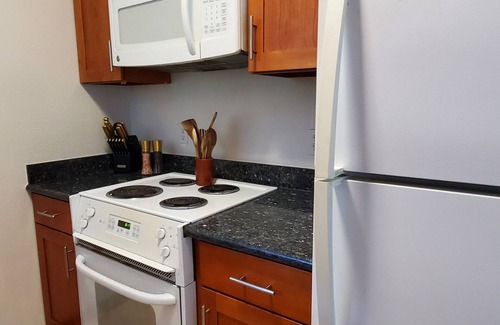 Grass Lawn Condo | Redmond Retreat avail 30 days or more