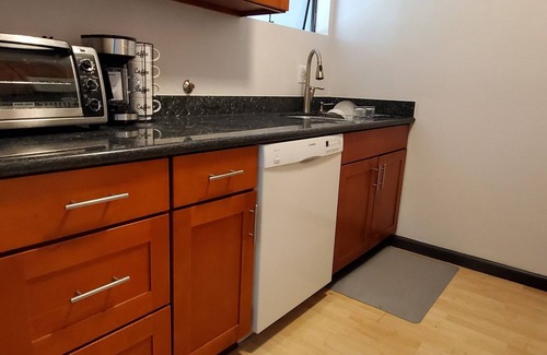 Grass Lawn Condo | Redmond Retreat avail 30 days or more