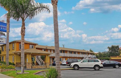 South Redondo Hotel | Redondo Inn and Suites