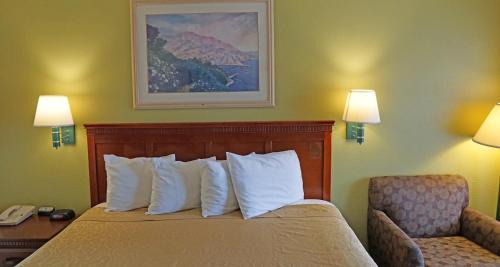 South Redondo Hotel | Redondo Inn and Suites