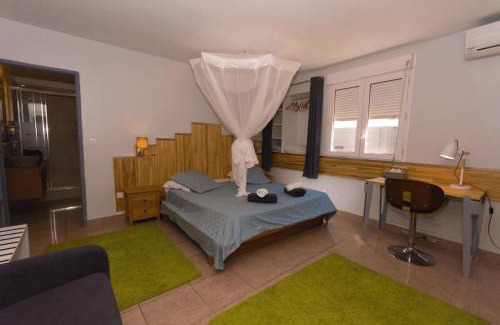 Fontaine de Moutte House | Redoute Paradise