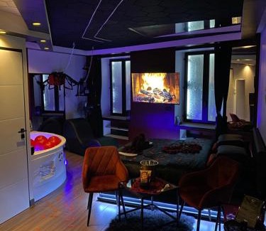 Voiron Apartment | Redroom Spa privatif & nuit romantique à deux