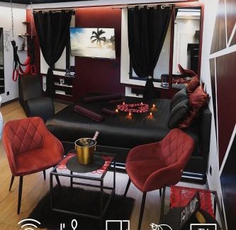 Voiron Apartment | Redroom Spa privatif & nuit romantique à deux