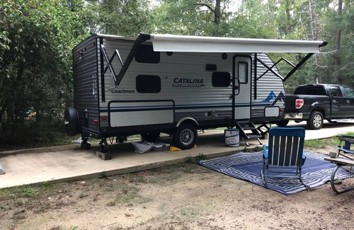 Beaumont House | Reds Coachmen Catalina Summit Series 7 184BHS Travel Trailer