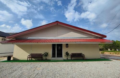 Kampung Penarik House | Reds Roomstay Pantai Penarik 3