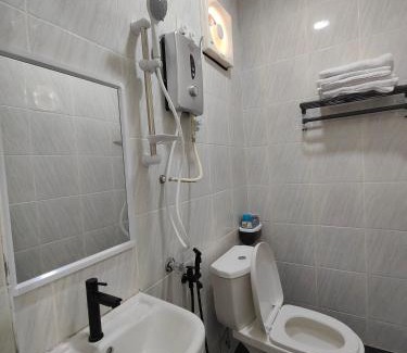 Kampung Penarik House | Reds Roomstay Pantai Penarik 3